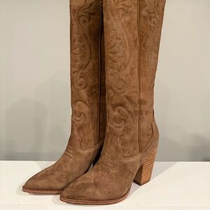 Steve Madden Lasso Chestnut Suede Size 8 BRAND NEW